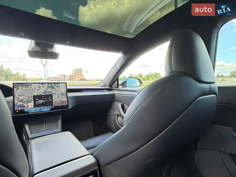 Лифтбек Tesla Model S 2022 в Львове