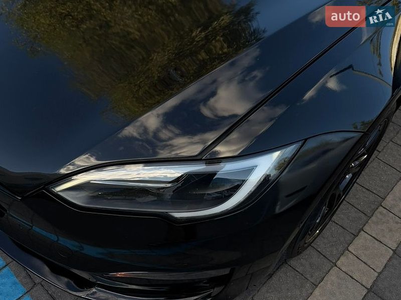 Лифтбек Tesla Model S 2022 в Львове
