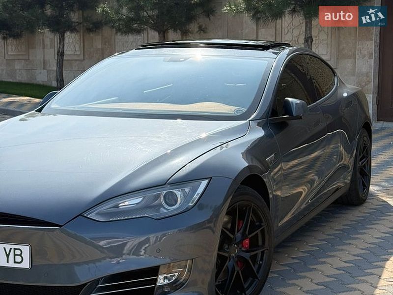 Лифтбек Tesla Model S 2014 в Одессе