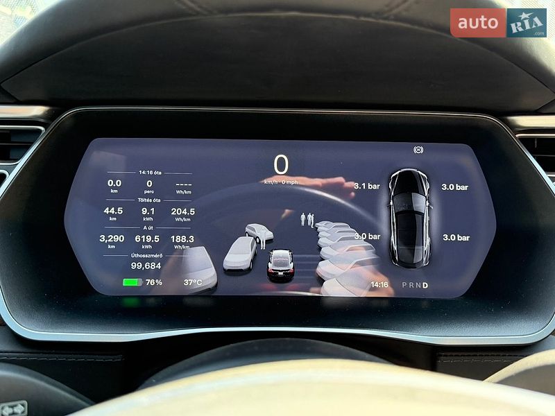 Лифтбек Tesla Model S 2017 в Ужгороде