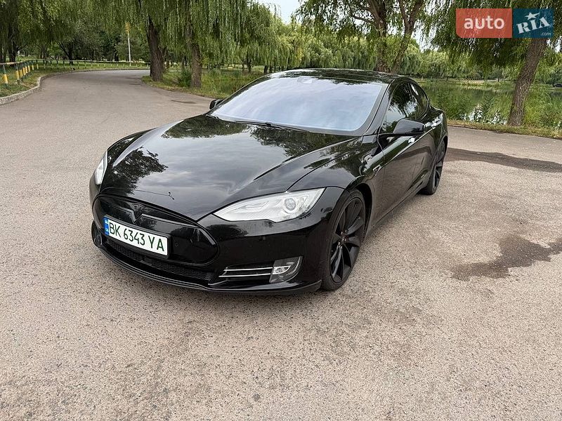 Tesla Model S 2016