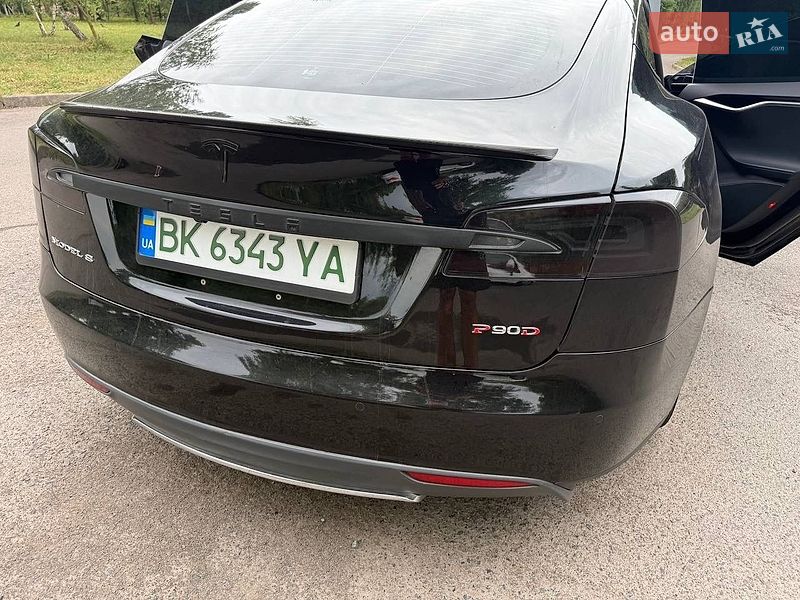 Ліфтбек Tesla Model S 2016 в Рівному