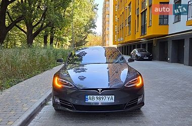 Лифтбек Tesla Model S 2018 в Виннице