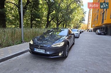 Лифтбек Tesla Model S 2018 в Виннице