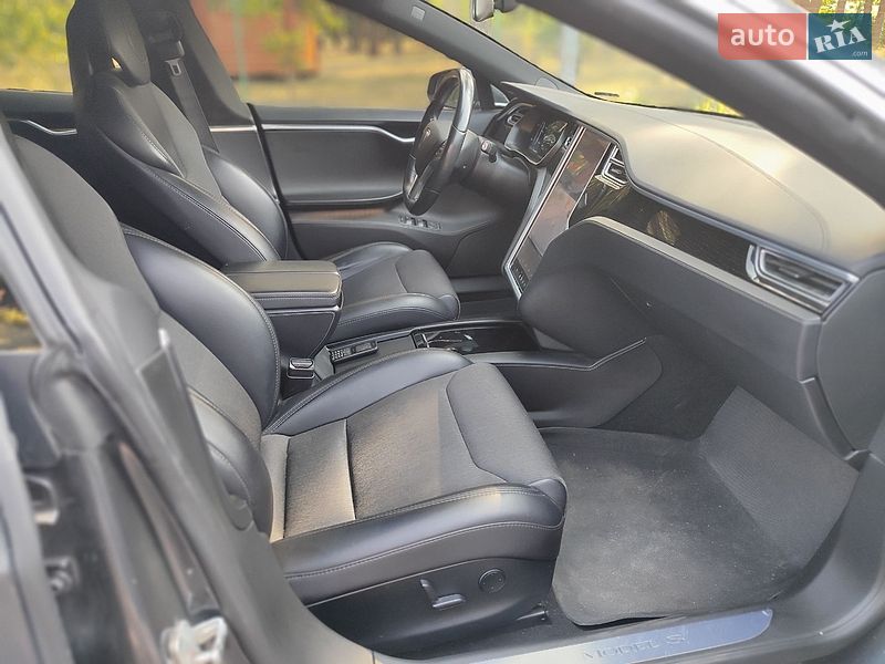 Ліфтбек Tesla Model S 2018 в Києві