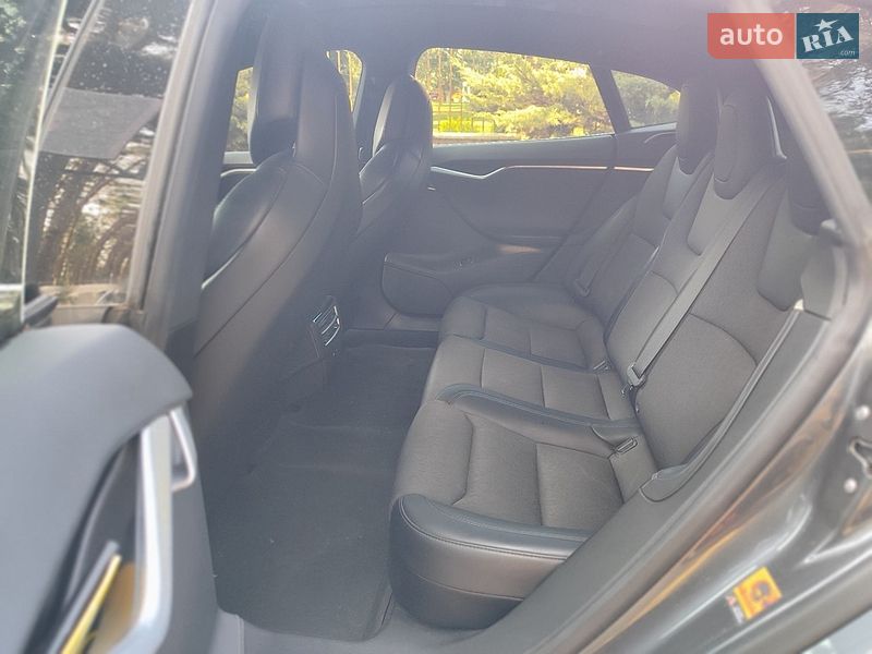 Ліфтбек Tesla Model S 2018 в Києві