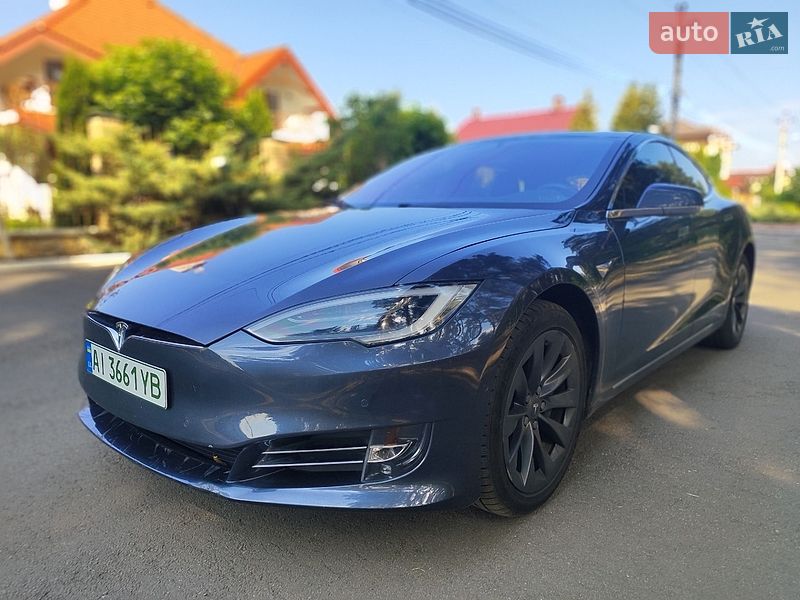 Ліфтбек Tesla Model S 2018 в Києві