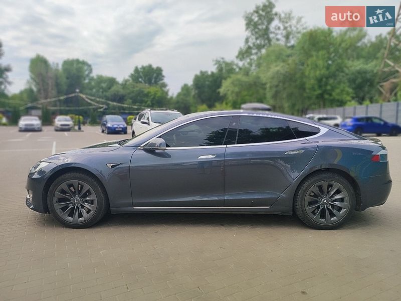 Ліфтбек Tesla Model S 2018 в Києві