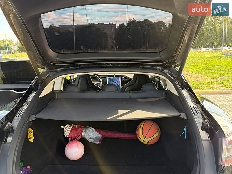 Лифтбек Tesla Model S 2013 в Владимире фото 12 Лифтбек Tesla Model S 2013 в Владимире