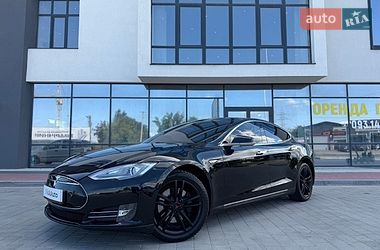 Ліфтбек Tesla Model S 2015 в Івано-Франківську