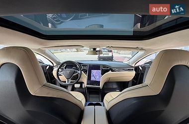 Ліфтбек Tesla Model S 2015 в Івано-Франківську