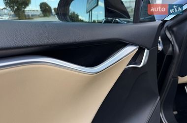 Ліфтбек Tesla Model S 2015 в Івано-Франківську