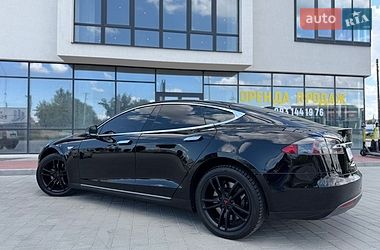 Ліфтбек Tesla Model S 2015 в Івано-Франківську