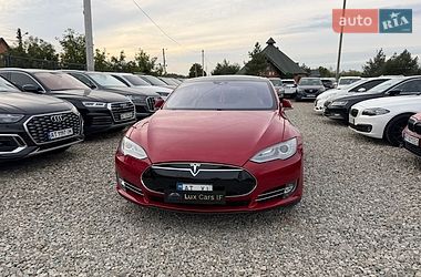 Ліфтбек Tesla Model S 2016 в Івано-Франківську