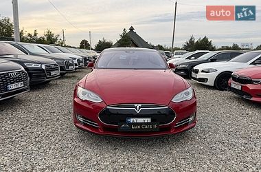 Лифтбек Tesla Model S 2016 в Ивано-Франковске