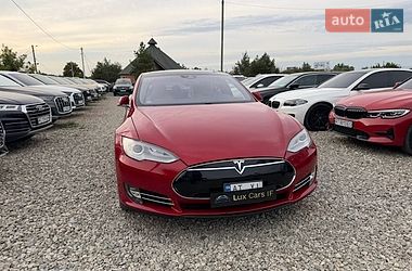 Лифтбек Tesla Model S 2016 в Ивано-Франковске