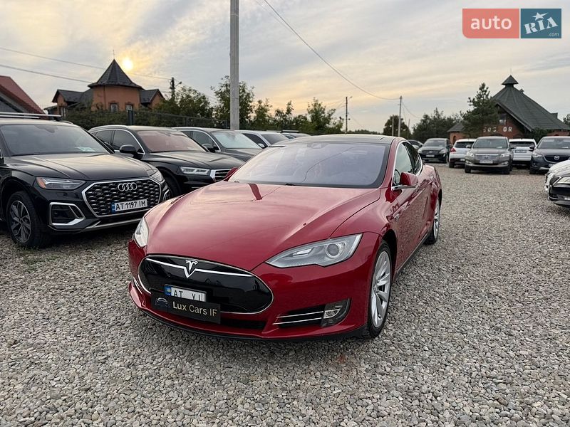 Ліфтбек Tesla Model S 2016 в Івано-Франківську