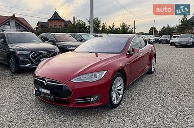 Лифтбек Tesla Model S 2016 в Ивано-Франковске