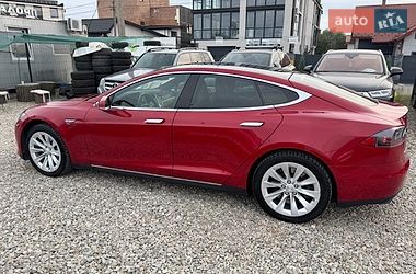 Ліфтбек Tesla Model S 2016 в Івано-Франківську