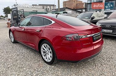 Лифтбек Tesla Model S 2016 в Ивано-Франковске