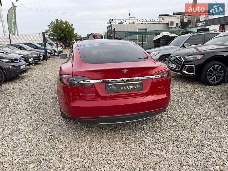 Лифтбек Tesla Model S 2016 в Ивано-Франковске