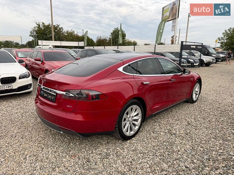 Ліфтбек Tesla Model S 2016 в Івано-Франківську