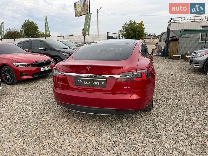 Лифтбек Tesla Model S 2016 в Ивано-Франковске
