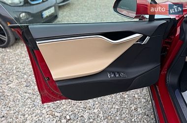 Лифтбек Tesla Model S 2016 в Ивано-Франковске