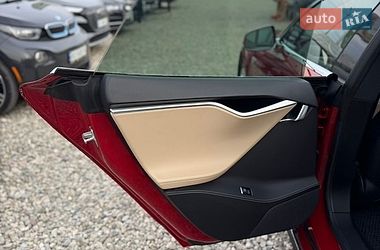 Лифтбек Tesla Model S 2016 в Ивано-Франковске
