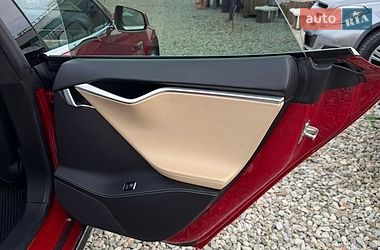 Лифтбек Tesla Model S 2016 в Ивано-Франковске