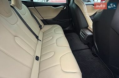 Лифтбек Tesla Model S 2016 в Ивано-Франковске