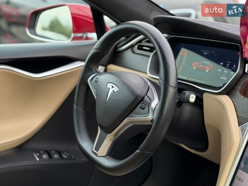 Ліфтбек Tesla Model S 2016 в Івано-Франківську