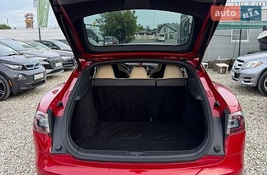 Ліфтбек Tesla Model S 2016 в Івано-Франківську
