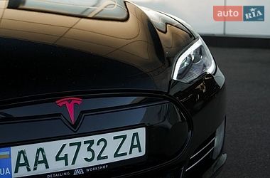 Ліфтбек Tesla Model S 2015 в Києві