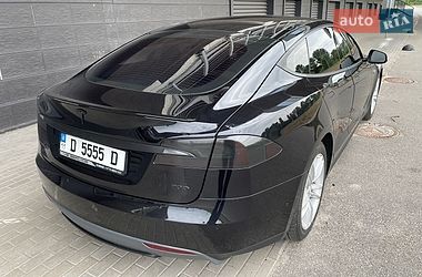 Ліфтбек Tesla Model S 2015 в Києві