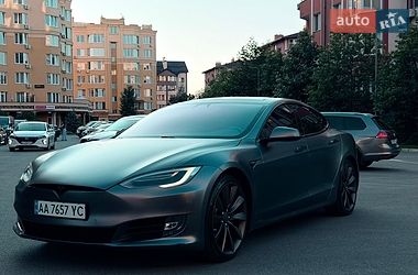 Ліфтбек Tesla Model S 2017 в Києві