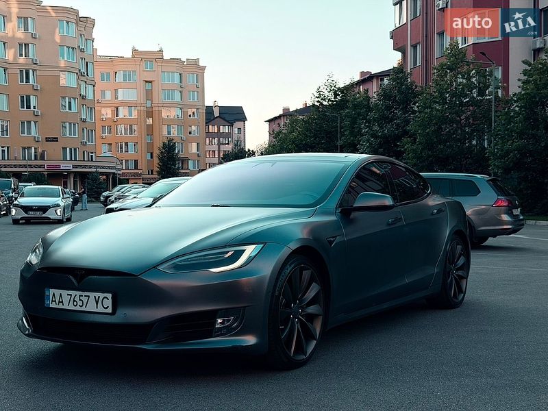 Ліфтбек Tesla Model S 2017 в Києві