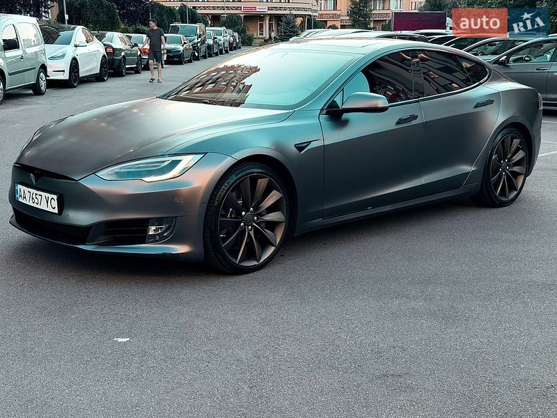 Ліфтбек Tesla Model S 2017 в Києві