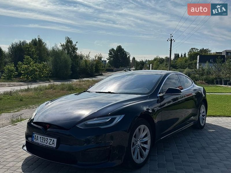 Tesla Model S 2014
