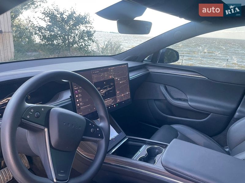 Лифтбек Tesla Model S 2024 в Черкассах