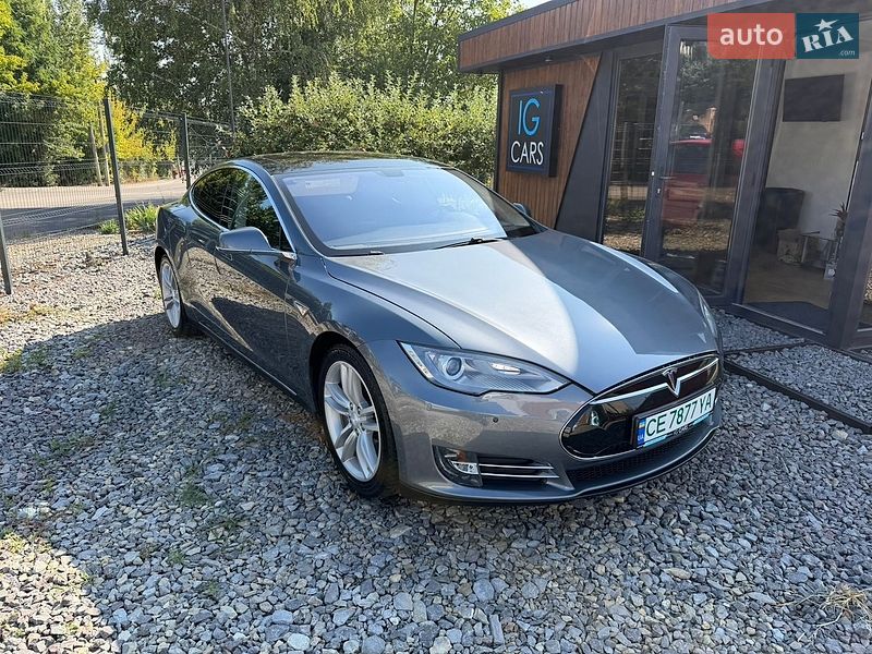 Лифтбек Tesla Model S 2014 в Черновцах