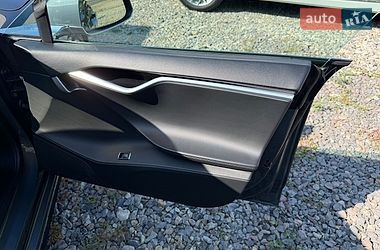 Лифтбек Tesla Model S 2014 в Черновцах