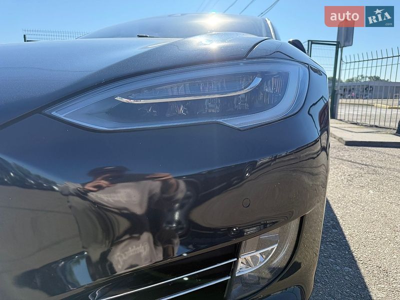 Ліфтбек Tesla Model S 2016 в Києві
