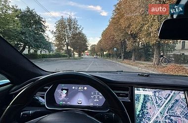 Лифтбек Tesla Model S 2016 в Луцке