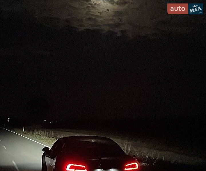 Лифтбек Tesla Model S 2016 в Луцке