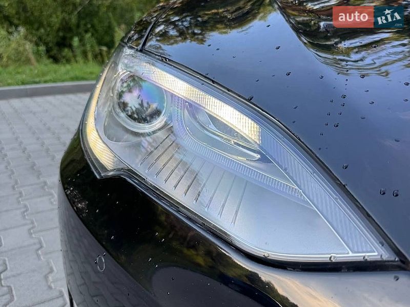 Лифтбек Tesla Model S 2014 в Новояворовске