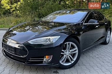 Лифтбек Tesla Model S 2014 в Новояворовске
