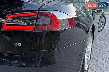 Лифтбек Tesla Model S 2014 в Новояворовске