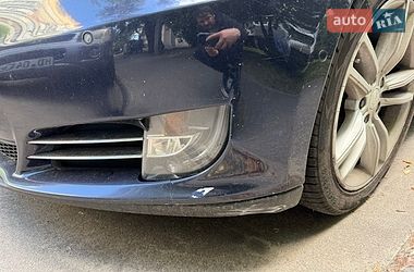 Лифтбек Tesla Model S 2015 в Киеве