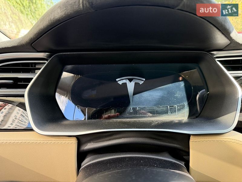 Лифтбек Tesla Model S 2015 в Киеве